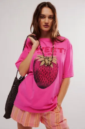 FREE PEOPLE HARVEST VINTAGE WASH TEE IN STRAWBERRY