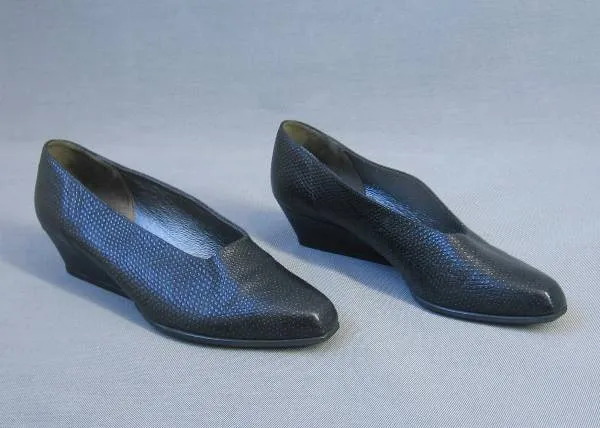 Vintage 80s Charles Jourdan Heels Wedge Sculptural Shoes Stingray Leather 7.5 VFG